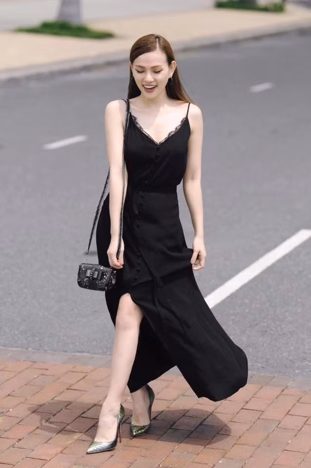 Phong cách thời trang đa dạng từ điệu đà, nữ tính.... Gu thời trang sành điệu của 5 bà mẹ Vbiz