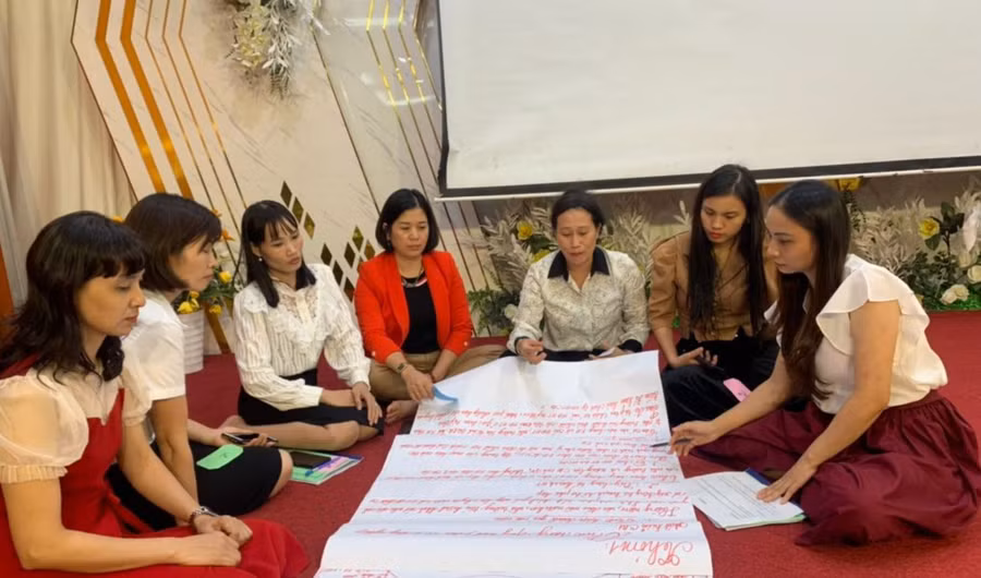 Khóa tập huấn, bồi dưỡng giáo viên, cán bộ quản lý cốt cán mầm non dựa trên tiếp cận mới về chức năng và nhiệm vụ do Cục Nhà giáo và Cán bộ quản lý giáo dục (Bộ GD&ĐT) tổ chức. Ảnh: TG Khóa tập huấn, bồi dưỡng giáo viên, cán bộ quản lý cốt cán mầm non dựa trên tiếp cận mới về chức năng và nhiệm vụ do Cục Nhà giáo và Cán bộ quản lý giáo dục (Bộ GD&ĐT) tổ chức. Ảnh: TG
