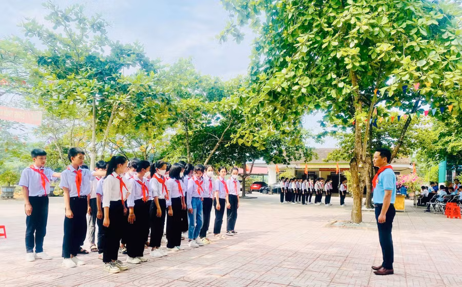 Đội ngũ Tổng phụ trách Đội các trường học tại Nghệ An đang “già hóa”. Ảnh: NVCC Đội ngũ Tổng phụ trách Đội các trường học tại Nghệ An đang “già hóa”. Ảnh: NVCC