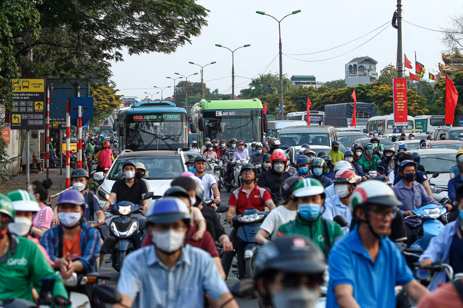 Lưu lượng phương tiện giao thông, đi lại của người dân sẽ tăng dịp nghỉ lễ 30/4 -1/5.