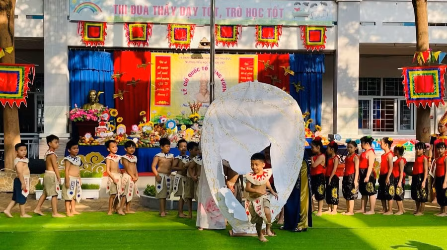 Học sinh Trường Tiểu học Lê Văn Việt (TP Thủ Đức) tham gia các hoạt động trải nghiệm trong ngày Giỗ Tổ Hùng Vương. Ảnh: MA Học sinh Trường Tiểu học Lê Văn Việt (TP Thủ Đức) tham gia các hoạt động trải nghiệm trong ngày Giỗ Tổ Hùng Vương. Ảnh: MA