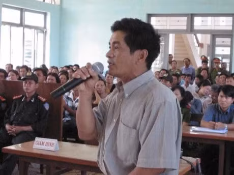 Se thu hoi the luat su cua dieu tra vien vu an oan Huynh Van Nen? - Anh 1