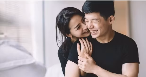 5 cử chỉ "lạ" chứng tỏ chàng đã yêu bạn say đắm ảnh 2
