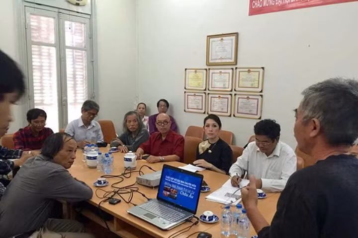 Tạm giữ bộ sưu tập tranh của ông Vũ Xuân Chung để phục vụ công tác điều tra
