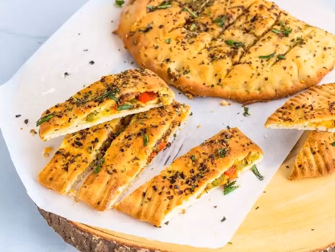 3 cách làm bánh mì bơ tỏi cực đơn giản, ai cũng có thể làm được ảnh 2