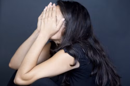 Nhìn kém cũng là dấu hiệu bệnh tiểu đường. Mô tả ảnh.