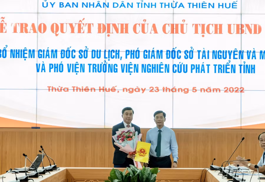 Bổ nhiệm ông Nguyễn Văn Phúc, Phó Giám đốc phụ trách Sở Du lịch giữ chức vụ Giám đốc Sở Du lịch.