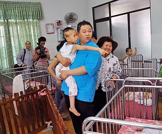 Minh Béo thường xuyên tham gia các hoạt động từ thiện vì cộng đồng minh beo bi bat tai my baogiaothong.vn2