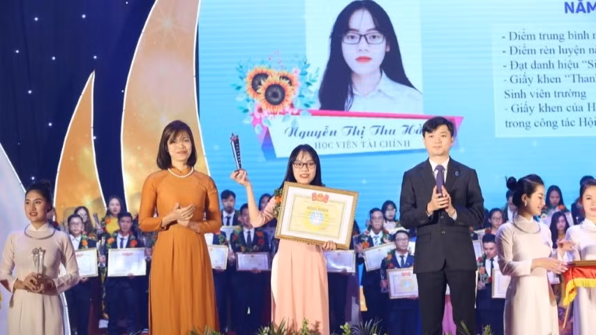 Nguyễn Thị Thu Hằng.