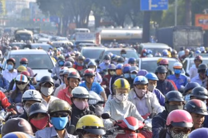 Cửa ngõ sân bay kẹt cứng sáng đầu tuần vì rào chắn xây cầu vượt
