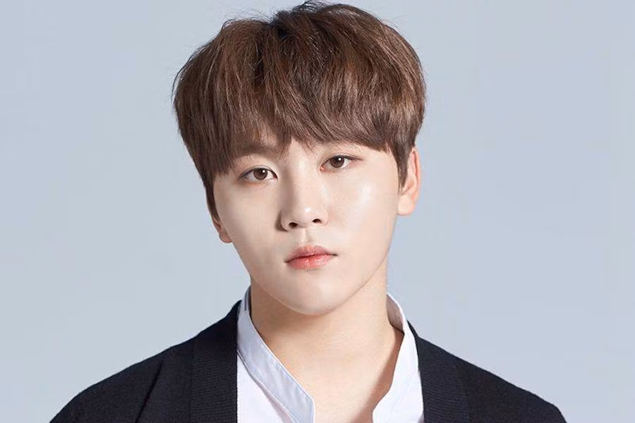 10 nam ca sĩ K-Pop có giọng hát như thiên thần ảnh 7