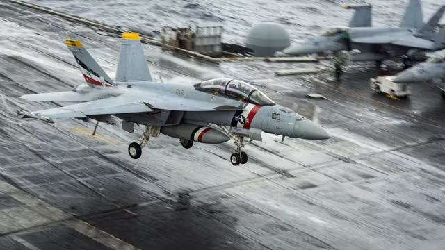  F/A - 18 Super Hornet được biên chế vào Hải quân Mỹ từ năm 1999 và được coi là xương sống của lực lượng này. 