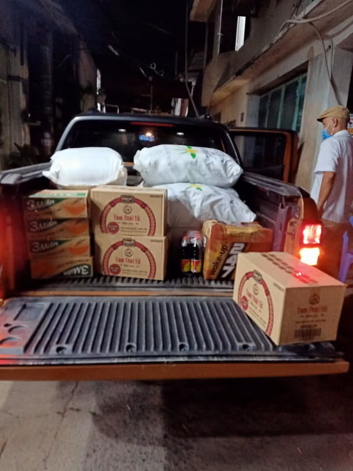 Thủy Tiên khiến người hâm mộ ấm lòng sau ồn ào "khắc tên lên mai rùa" ảnh 2