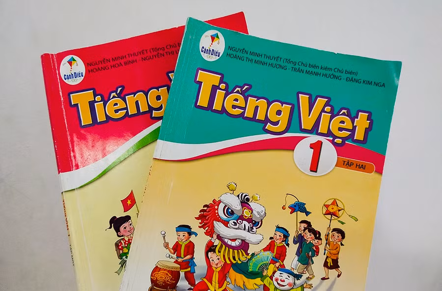 Sách giáo khoa tiếng Việt lớp 1.