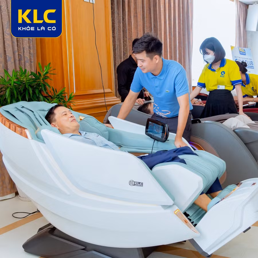 Ngồi ghế massage đúng cách để mang lại hiệu quả tối ưu.