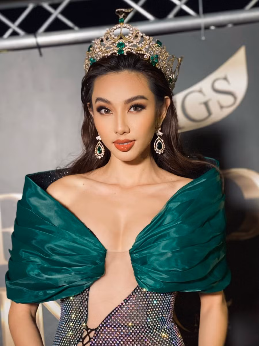 Hoa hậu Nguyễn Thúc Thùy Tiên.