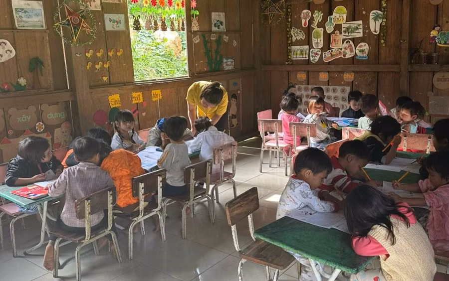 Phòng học của lớp mẫu giáo tại thôn Ông Phụng, xã Trà Dơn (Nam Trà My, Quảng Nam). Ảnh: CLB Bạn thương nhau Phòng học của lớp mẫu giáo tại thôn Ông Phụng, xã Trà Dơn (Nam Trà My, Quảng Nam). Ảnh: CLB Bạn thương nhau