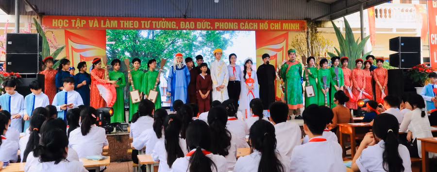 Học sinh hào hứng với chuyên đề. Học sinh hào hứng với chuyên đề.