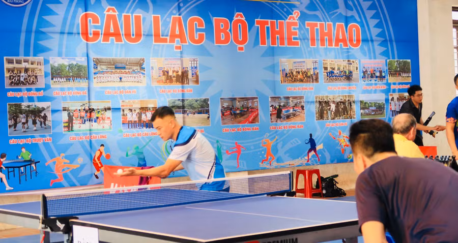 Giải Bóng bàn nam được tổ chức tại Trường THPT Mạc Đĩnh Chi. Giải Bóng bàn nam được tổ chức tại Trường THPT Mạc Đĩnh Chi.