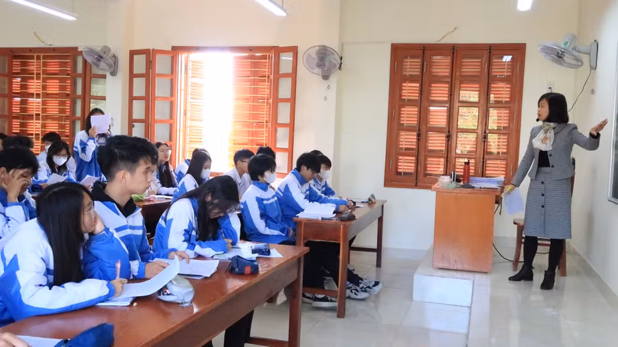 Cô trò Trường THPT Hải An trong giờ học.