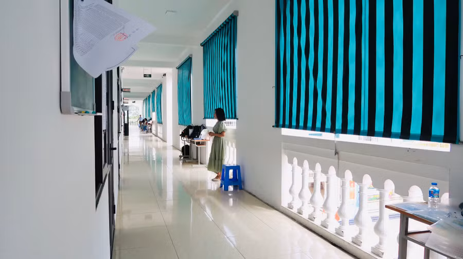 Cán bộ làm thi thực hiện nghiêm túc quy chế thi.