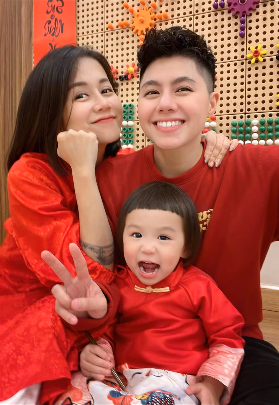 Con gái được chào đời bằng phương pháp thụ tinh trong ống nghiệm của An Nguy sở hữu ngoại hình vô cùng xinh xắn, đáng yêu.