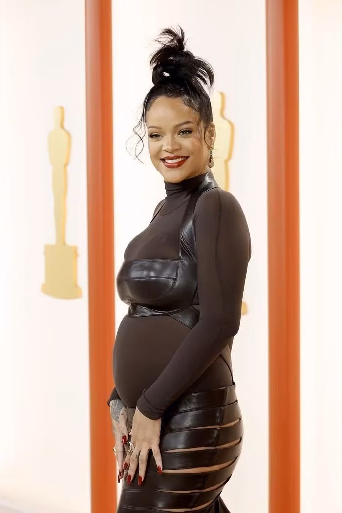 Nữ ca sĩ Rihanna. Nữ ca sĩ Rihanna.