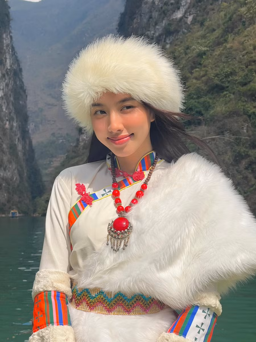 Hoa hậu Thùy Tiên.