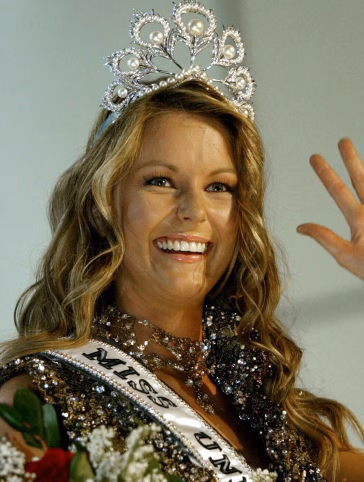 Năm 2004: Người đẹp Jennifer Hawkins đến từ Úc.