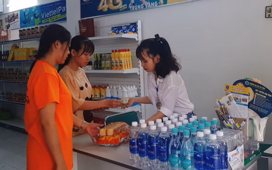Hợp tác xã Sinh viên, Trường Đại học Trà Vinh hoạt động hiệu quả. Ảnh: NTCC Hợp tác xã Sinh viên, Trường Đại học Trà Vinh hoạt động hiệu quả. Ảnh: NTCC