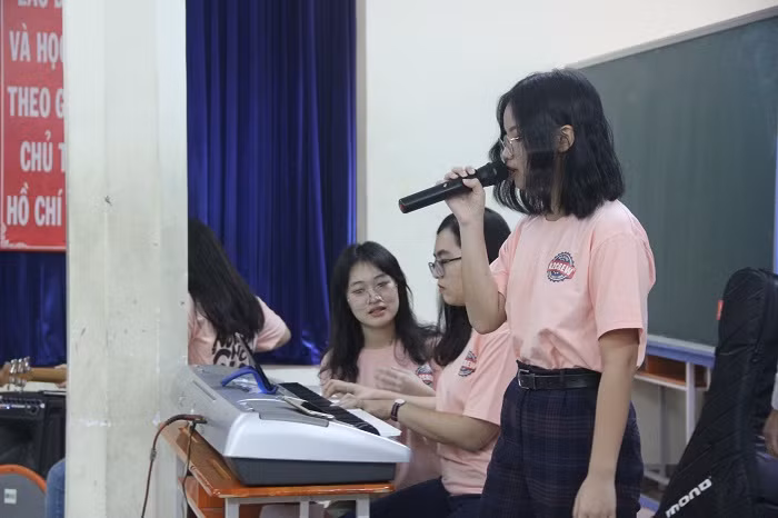 Một tiết mục văn nghệ của các em học sinh
