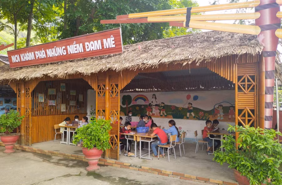 Góc đọc sách của Trường Tiểu học Lùng Tám (Quản Bạ, Hà Giang). Ảnh: NTCC Góc đọc sách của Trường Tiểu học Lùng Tám (Quản Bạ, Hà Giang). Ảnh: NTCC