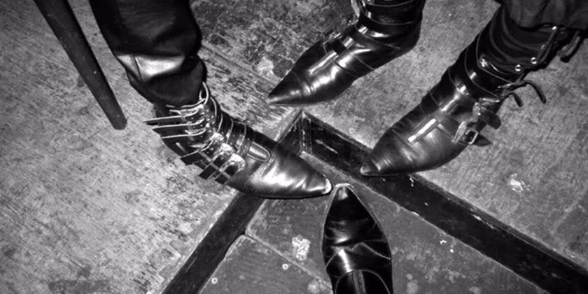 Hậu duệ winklepicker, sống nhờ tình hoài cổ.