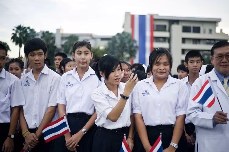 Đồng phục học sinh theo qui định là vào ngày thứ Tư trong tuần ở Thái lan.