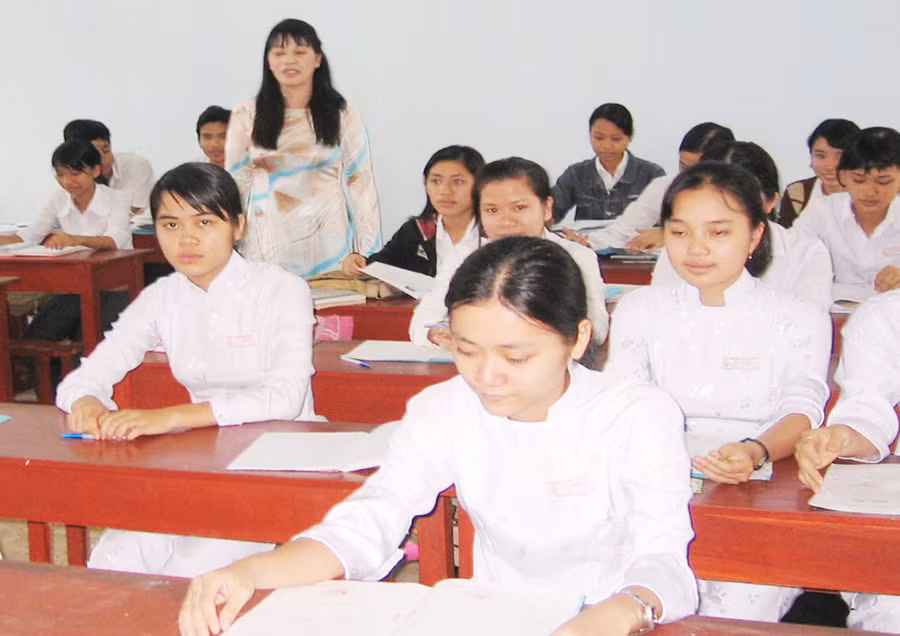 Vượt trở ngại dạy - học 2 tác phẩm Ký - Ngữ văn lớp 12 