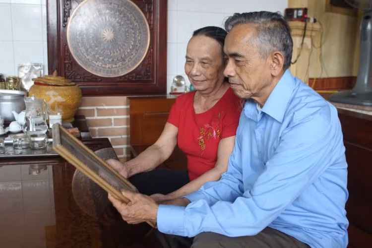 Vợ chồng Đại tá Nguyễn Văn Dần và bà Nguyễn Thị Thường.
