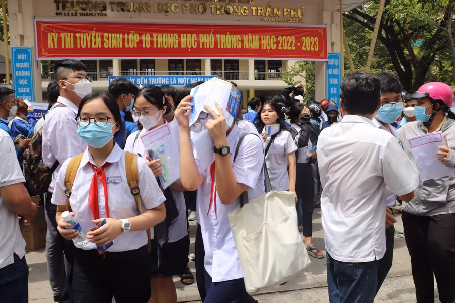 Thời tiết ở Đà Nẵng không quá nắng nóng trong ngày thi đầu tiên của thí sinh.