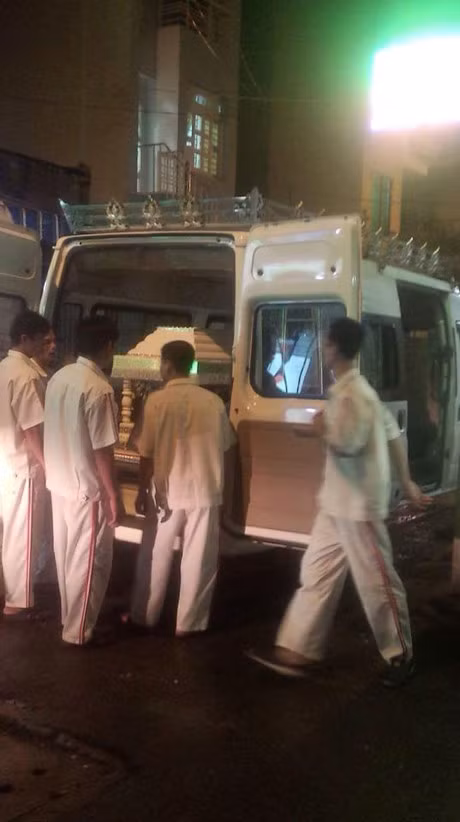 Linh cuu Minh Thuan duoc dua ve nha giua troi mua nhu trut - Anh 3