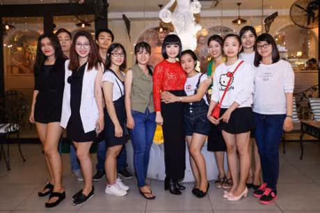 Gai 4 con Trang Nhung van 