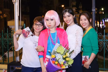 Gai 4 con Trang Nhung van 