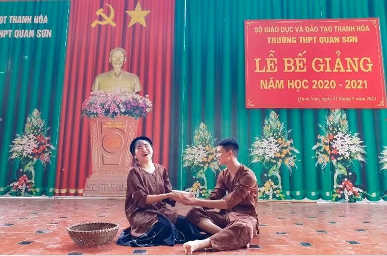 Học sinh Trường THPT Quan Sơn (Thanh Hóa) thực hiện sân khấu hóa tác phẩm "Chí Phèo".