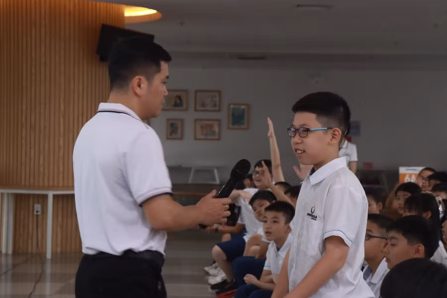 Học sinh trường THCS&THPT Phenikaa chia sẻ về tác hại của thuốc lá.