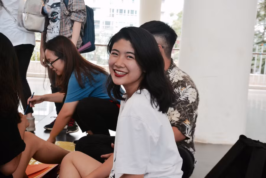 Nụ cười rạng rỡ của Quỳnh Trang - Đại sứ Ams