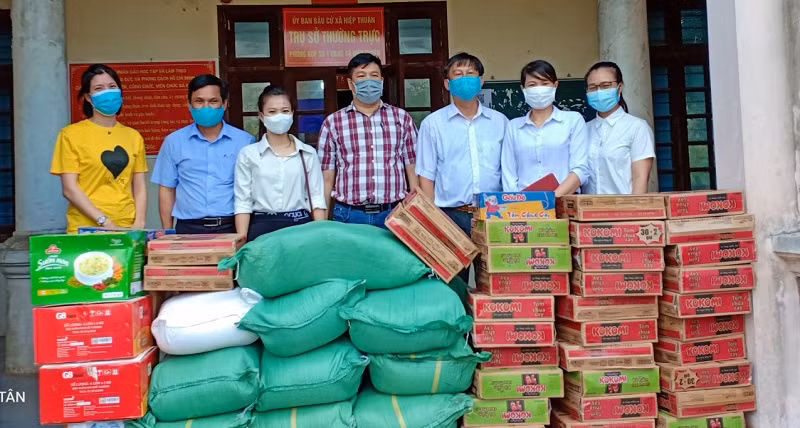 Thầy Trịnh Văn Tân nhiệt tình với các hoạt động thiện nguyện.