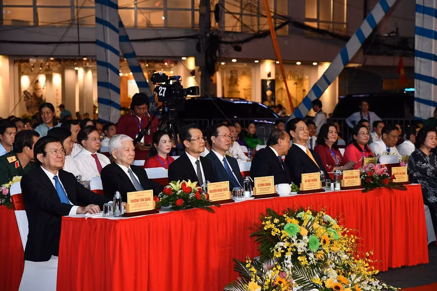 Đại biểu tham dự buổi lễ. Đại biểu tham dự buổi lễ.