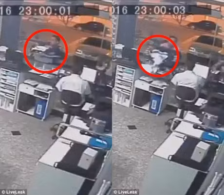 Bo dung tim vi con trai moi sinh bi roi ra khoi noi ngay o quay thu ngan benh vien - Anh 1