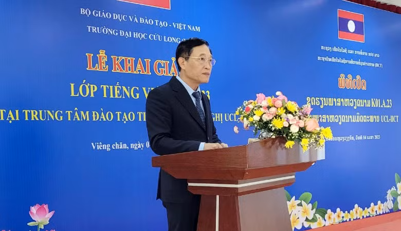 Ông Trần Văn Tùng - Thứ trưởng Bộ KH&amp;CN phát biểu tại lễ khai giảng.