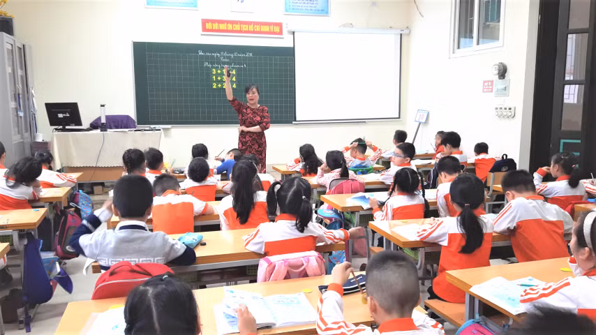 Cô Vũ Thị Hồng Hạnh còn là chủ nhiệm lớp giỏi và luôn "tròn vai" việc nhà.