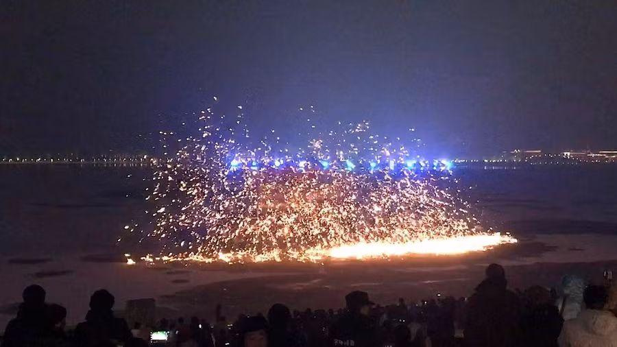 Nghi lễ bắn pháo hoa 500 năm tuổi mê hoặc nhất thế giới ảnh 1