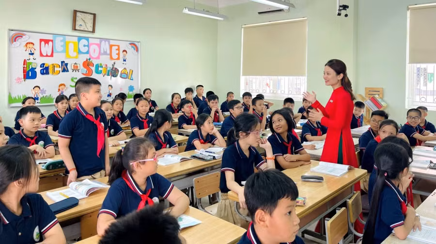 Học sinh Trường Tiểu học Ái Mộ (Long Biên, Hà Nội).